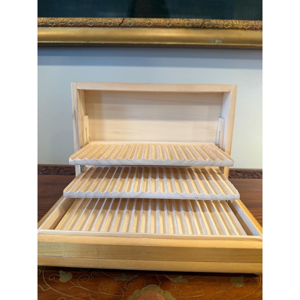Vintage Russian 3 Tier Carved Cigarette Box - Picture 8 of 17